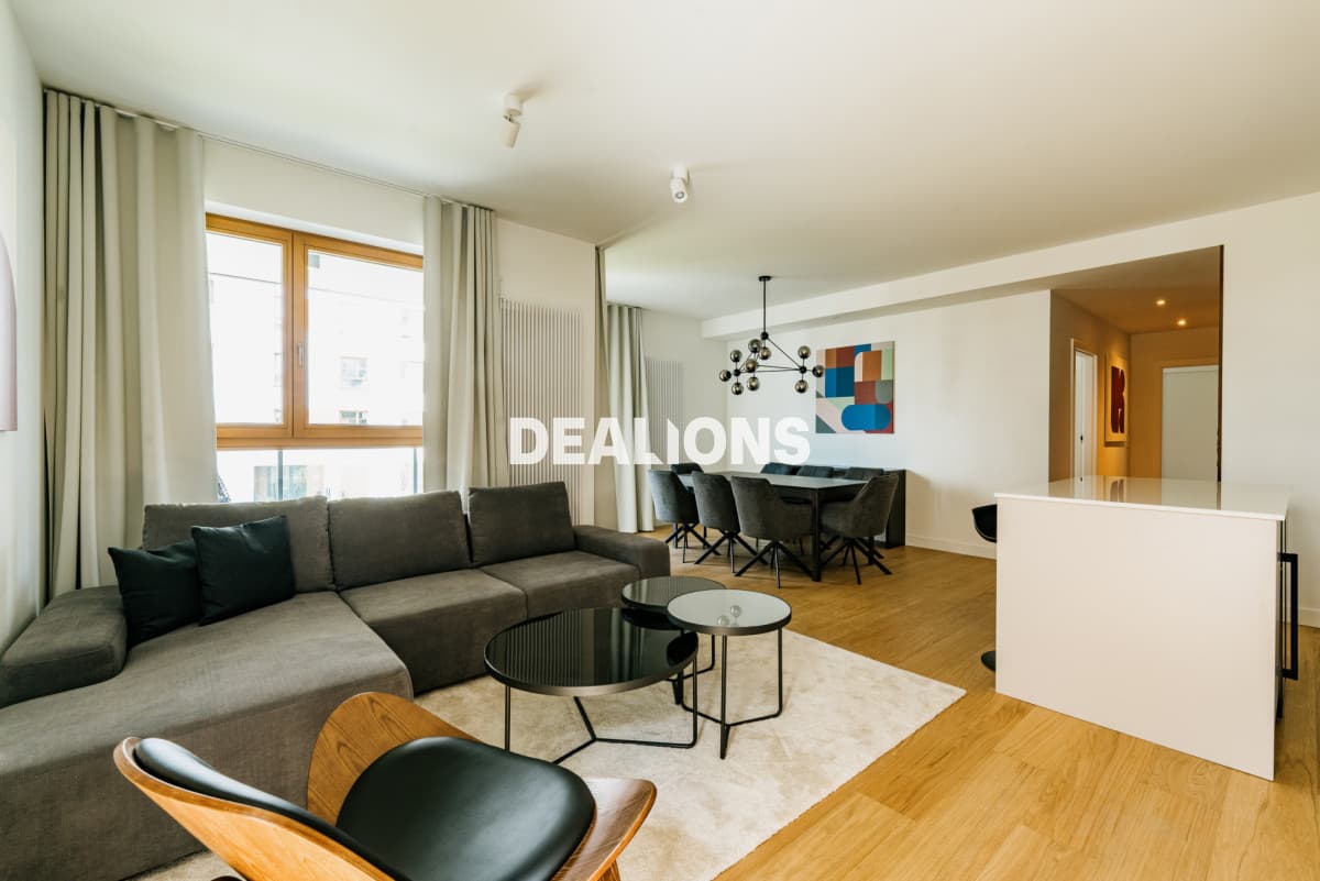 Luksusowy apartament, Bliska Wola